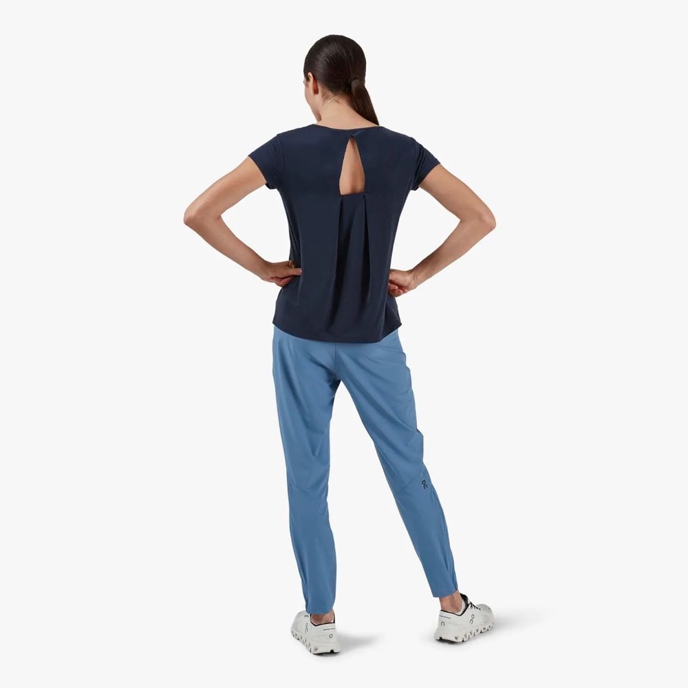 On Running Active-T Breathe Womens Short Sleeve Shirt
Female Running T-Shirt XL